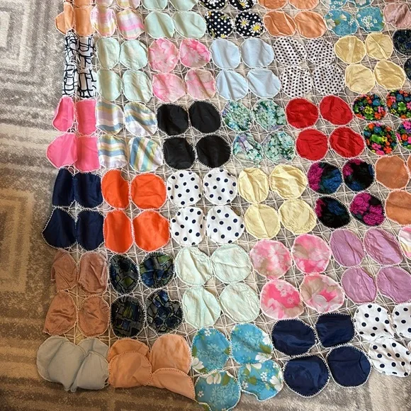 Yo yo Quilt top VTG fabric 63” x 94” crochet bed cover wall hanging art granny - Picture 2 of 15
